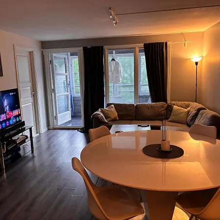 In Gruenerlokka Apartment *